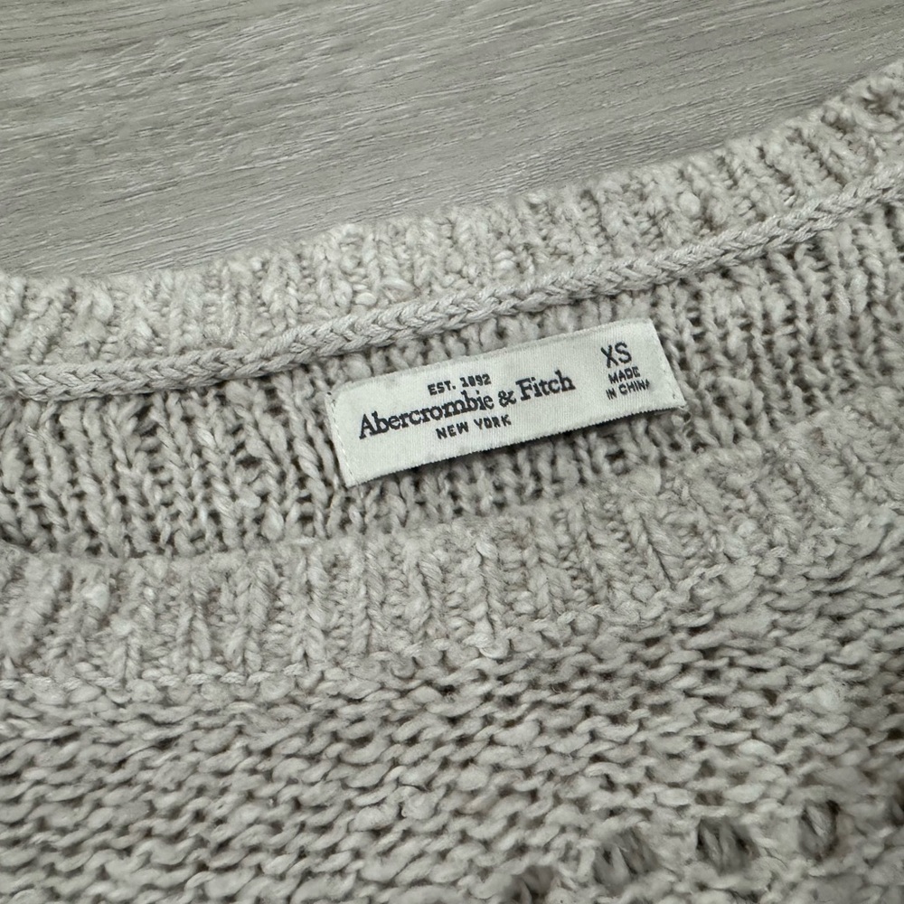 Abercrombie & Fitch Crewneck Sweater Eyelet Knit Design Oatmeal Beige Color - XS - Picture 5 of 7